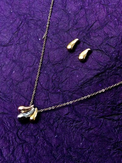 Gold Korean set with Earrings (Droplets)