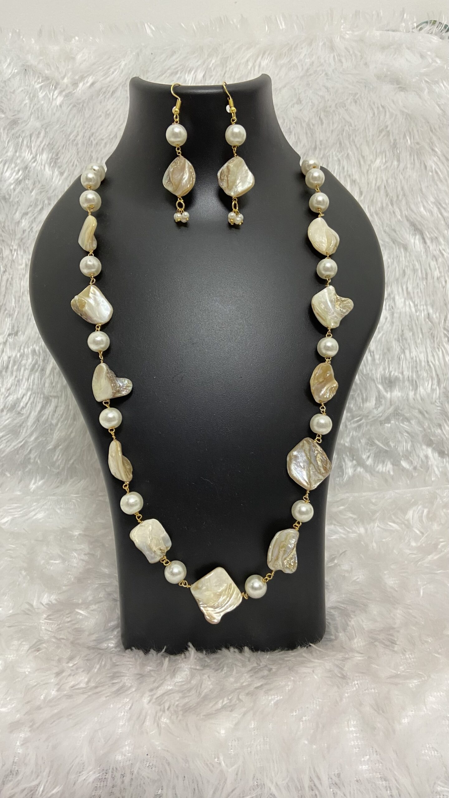 White Stones and Pearl Mala set with Earrings - Image 2