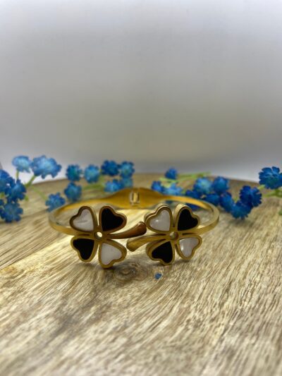 Golden plated Anti Tarnish Bracelet (Flowers Black & White)