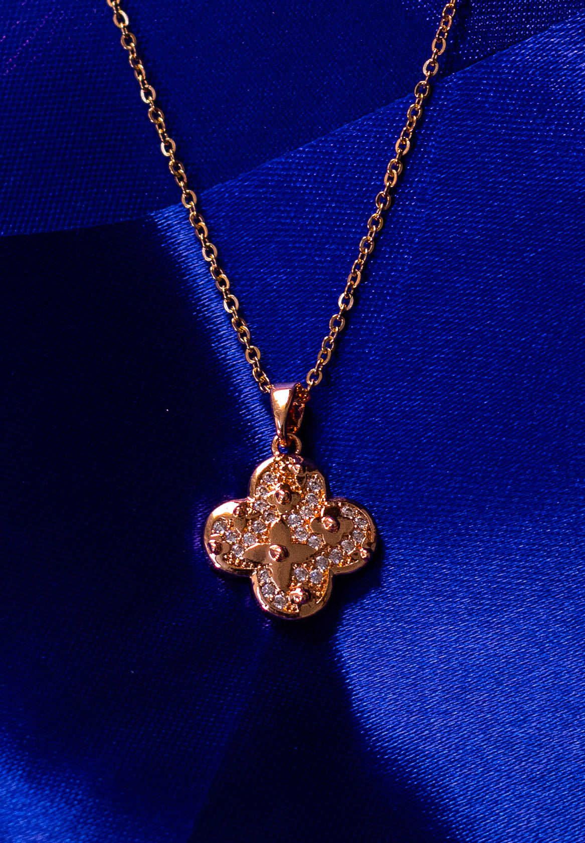 Crystal Clover Pendant Necklace - Image 2