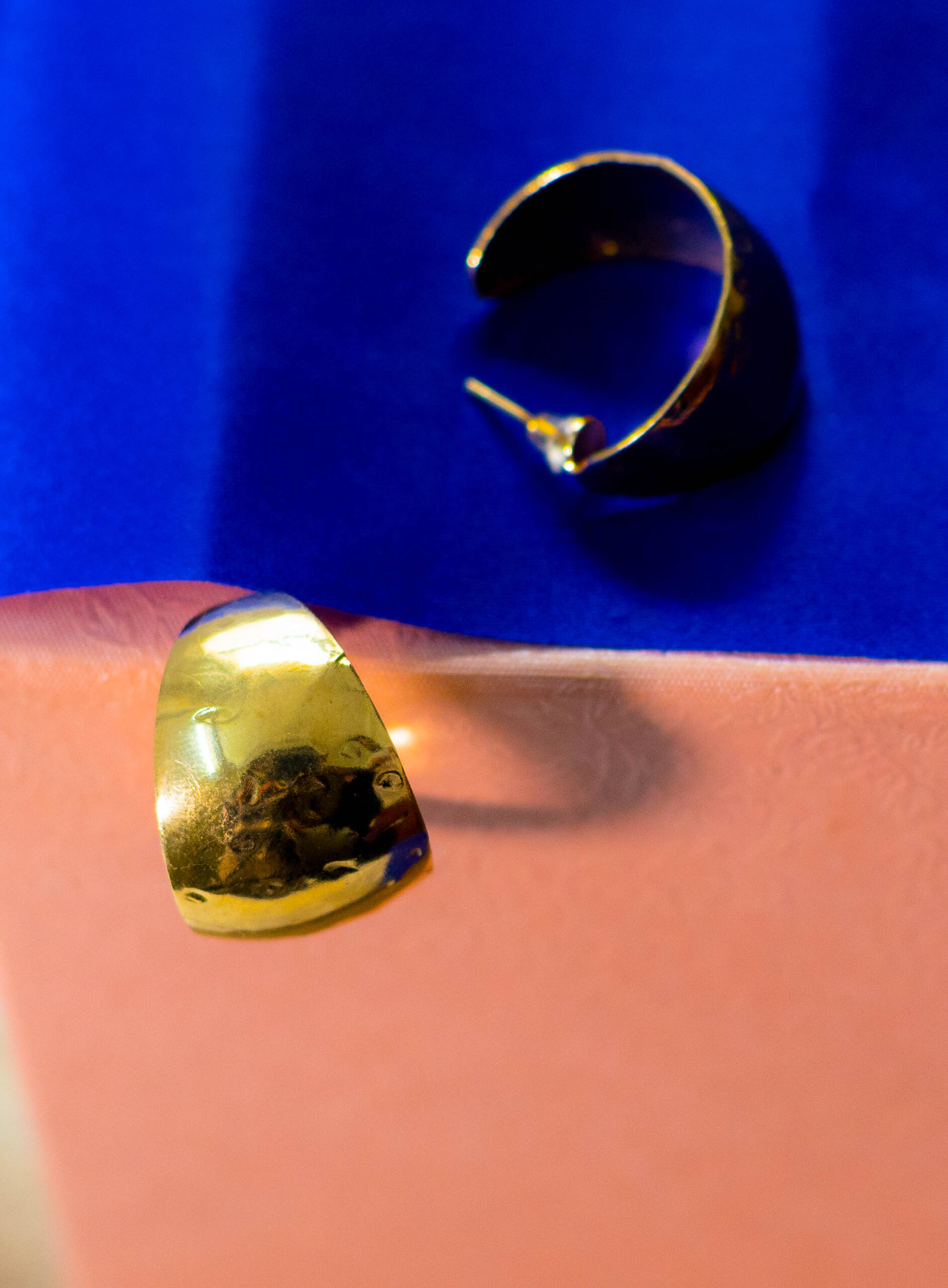 Sleek Teardrop Dangle Earrings - Image 2